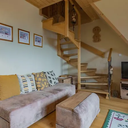 Krokus アパート コシチェリスコ